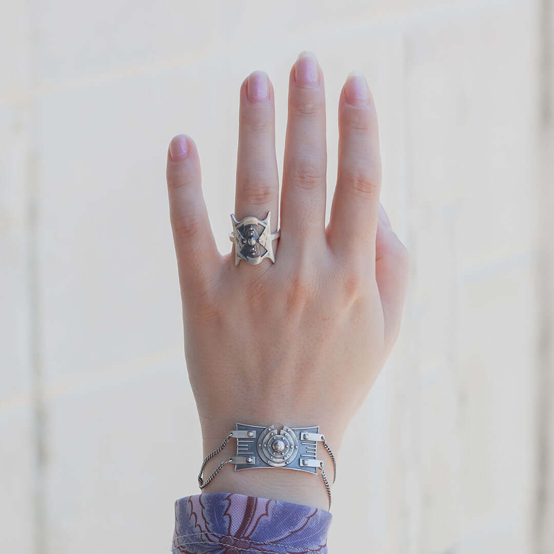 RINGS – MAIDEN / METAL